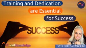 Đào tạo và tận tâm làm móng