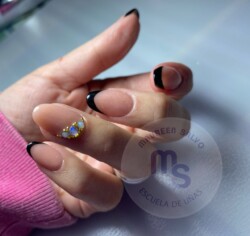 liquid and powder nail system created by mau salvo, liquid and powder nail system. Styled in Mixed Media nail art representing Abstract. These Medium - Oval shaped nails are crafted using the Mixed Media system and are coloured Multi.