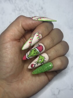 Grinch nails