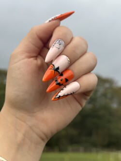 Pumpkin nails